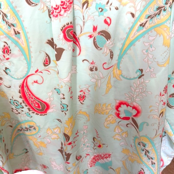 Chico's Pastel Paisley Blouse Size 3 large soft pastels button up sleeve - Picture 11 of 16